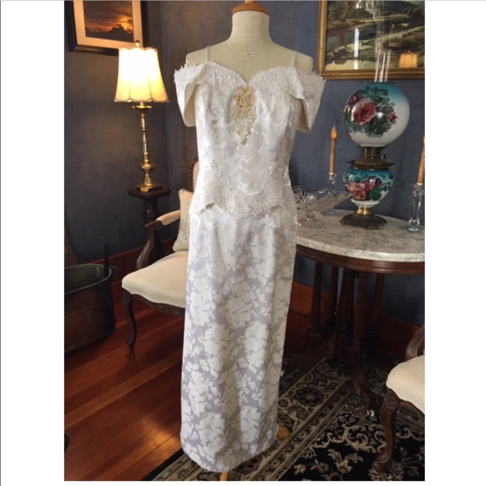 Fashion 1001 Nights White Satin Brocade Two Piece